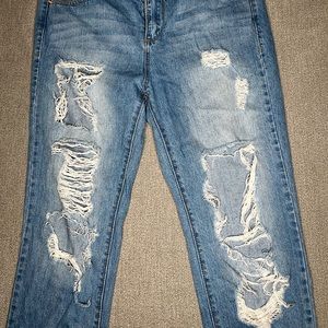 Ripped/Distressed Straight Leg jeans